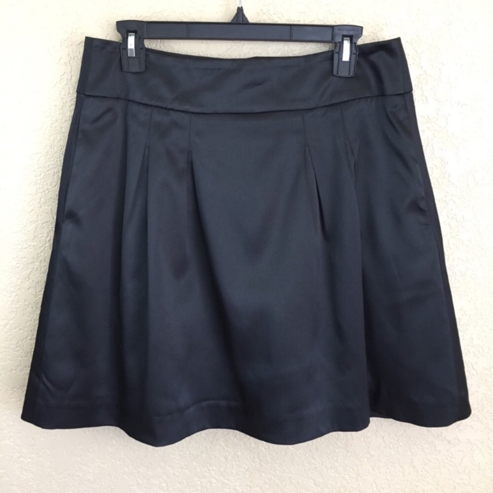 SALE White House Black Market Pleat Black Faux Satin Sexy Skirt B33